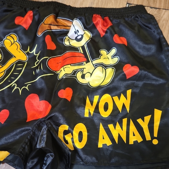 Garfield Black and Red Boxers - Picture 3 of 10